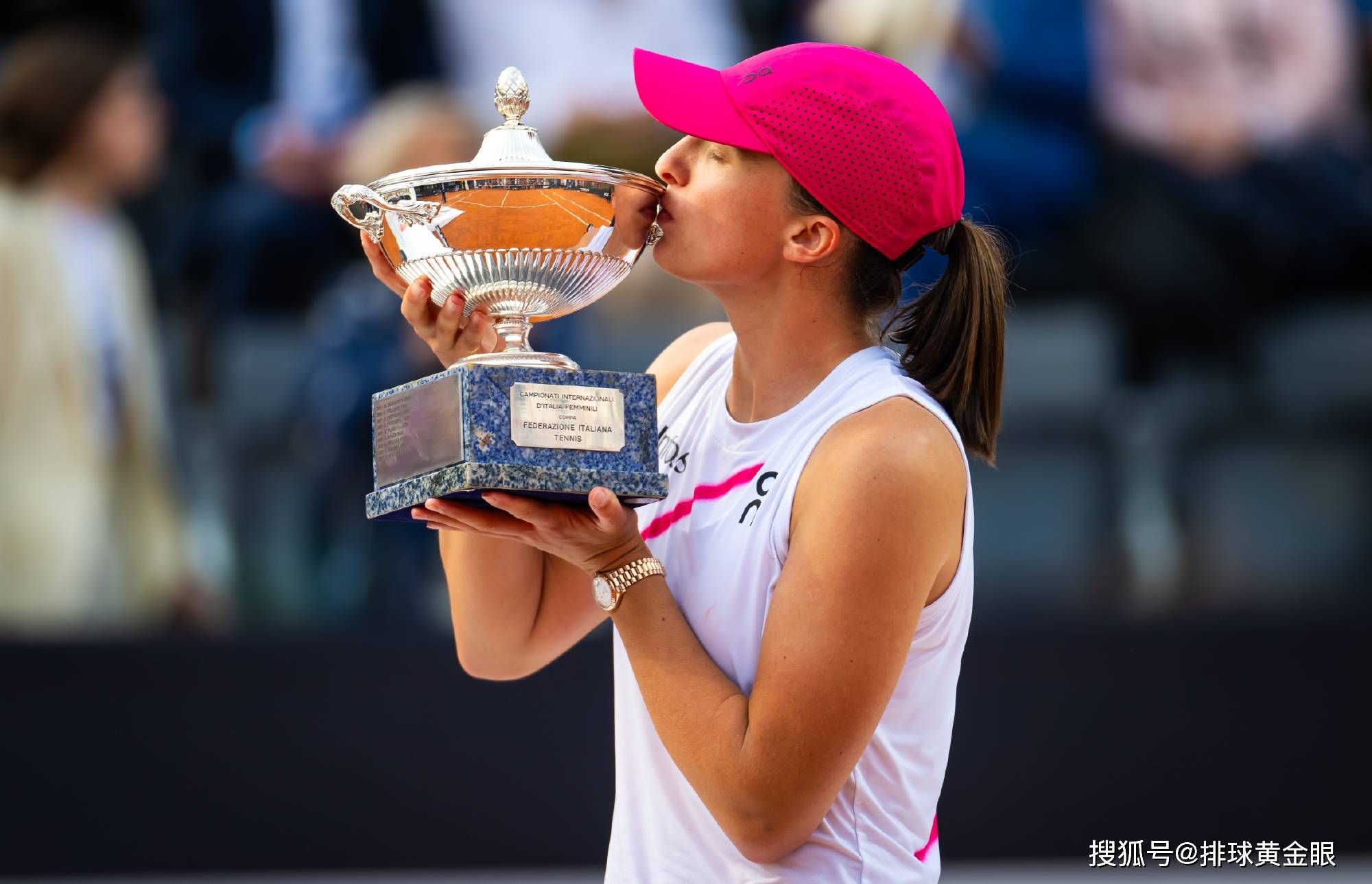 爱游戏-关于科维托娃在雄鹿比赛中晋级下一阶段，持续失利引发热议！上演精彩一战的信息