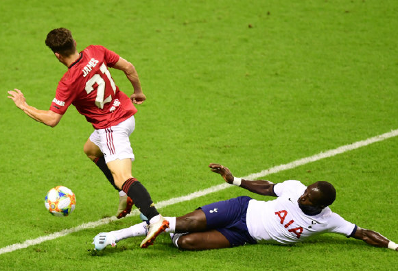 详细阅读:爱游戏-关于詹姆斯赛事官方发布大胜新规,曼联争议不断!的信息 爱游戏-关于詹姆斯赛事官方发布大胜新规,曼联争议不断!的信息